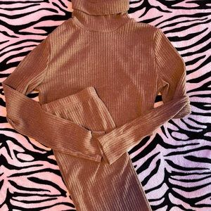 Crop Sweater and Pencil Skirt